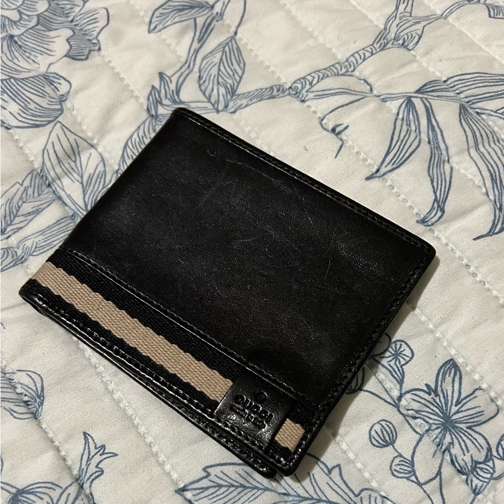 💐Authentic GUCCI bifold small wallet💐